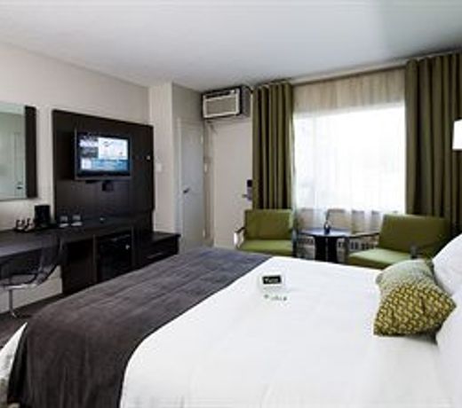 V Hotel & Suites