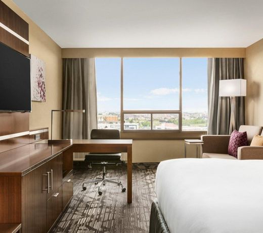 DoubleTree by Hilton Hotel Toronto Airport West