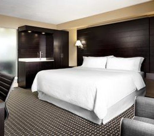 Four Points by Sheraton Mississauga Meadowvale