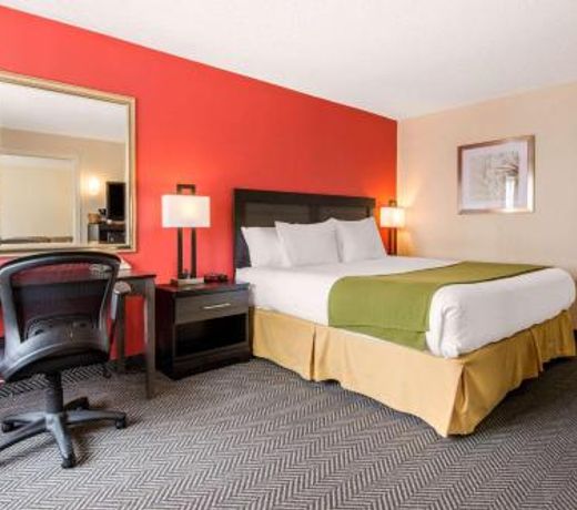 Quality Inn & Suites Toronto West 401-Dixie