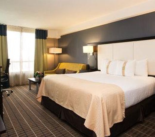 Holiday Inn & Suites Mississauga West - Meadowvale, an IHG Hotel