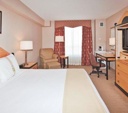 Holiday Inn & Suites Mississauga West - Meadowvale, an IHG Hotel