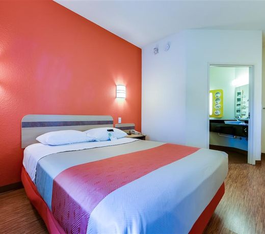 Motel 6-Mississauga, ON - Toronto