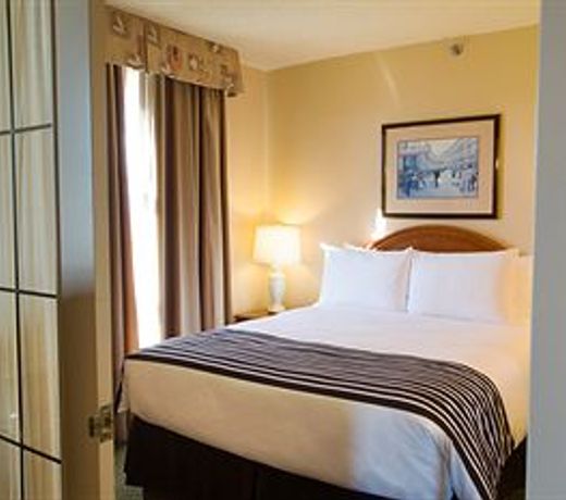Sandman Signature Mississauga Hotel