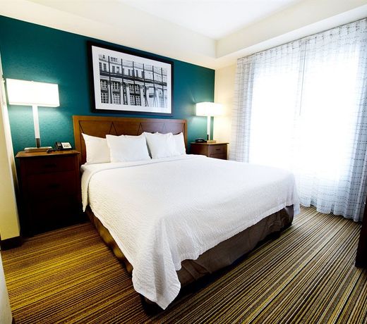 Residence Inn by Marriott Mississauga-Airport Corporate Centre West