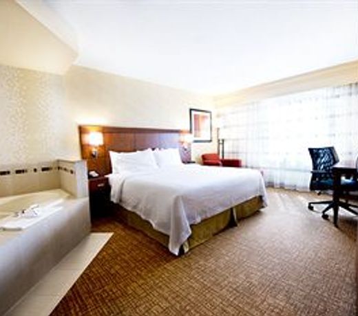 Courtyard by Marriott Mississauga-Airport Corporate Centre West