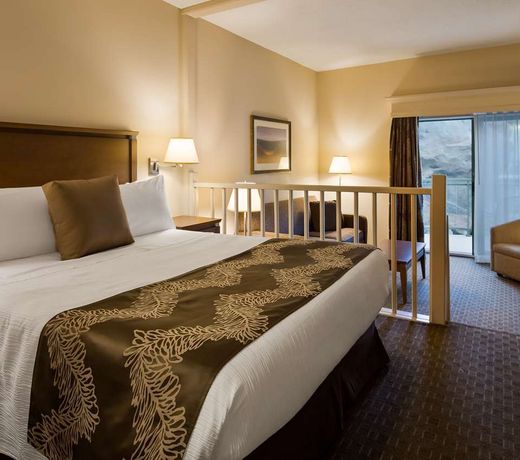 Best Western Plus Lamplighter Inn & Conference Centre
