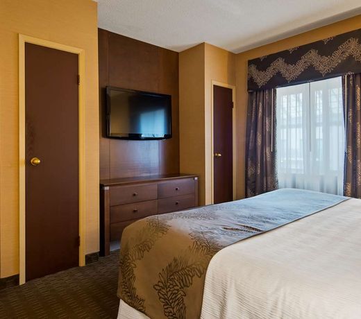 Best Western Plus Lamplighter Inn & Conference Centre