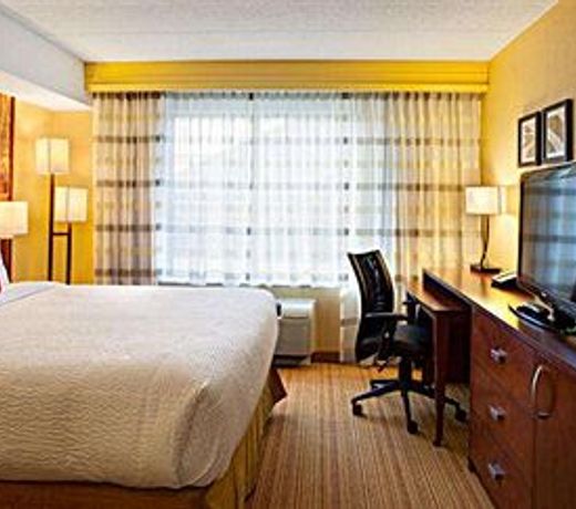 Courtyard by Marriott London