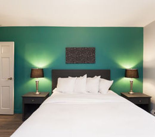 LES Hotel & Suites