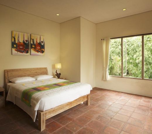 Bali Sunshine Homestay And Art Gallery