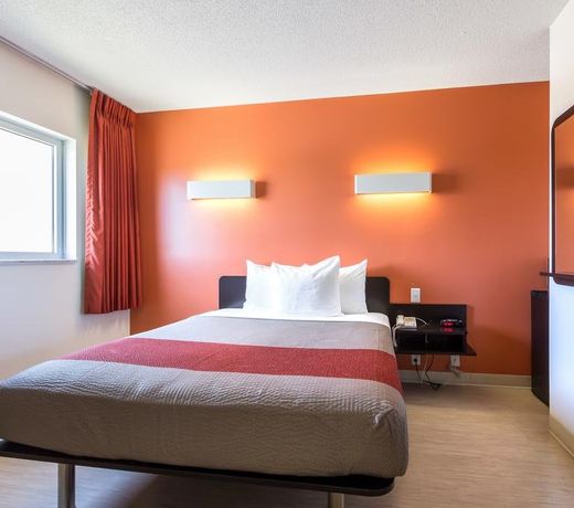 Motel 6-Kingston, ON