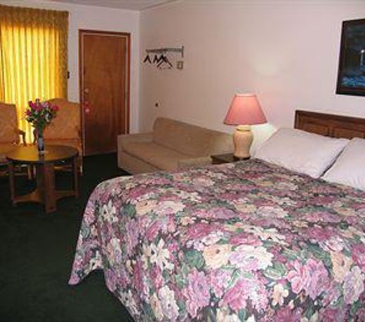 Seven Oakes Motel