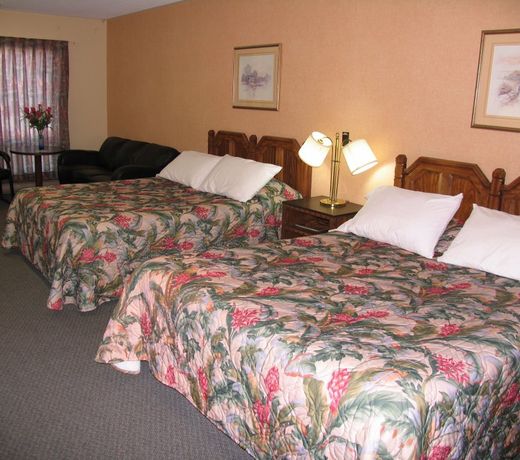 Seven Oakes Motel