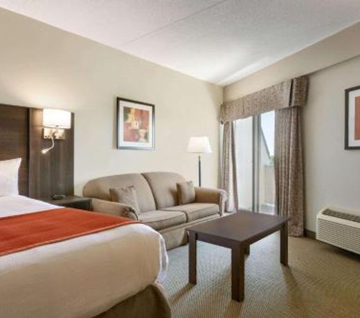 Travelodge Hotel by Wyndham Kingston Lasalle