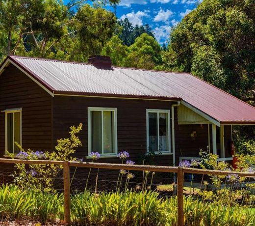 Lewana Cottages