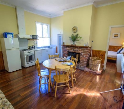 Lewana Cottages