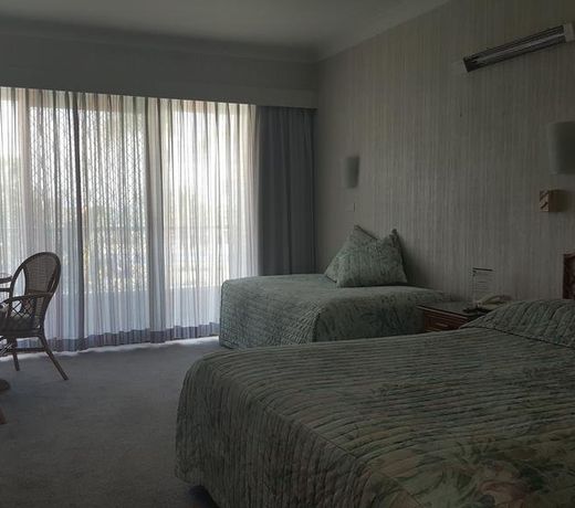South Pacific Palms Motor Inn