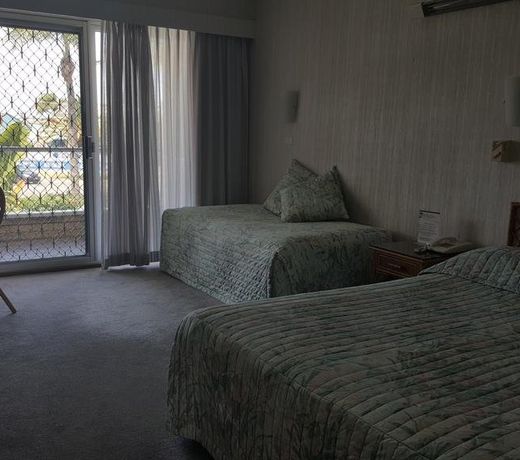 South Pacific Palms Motor Inn