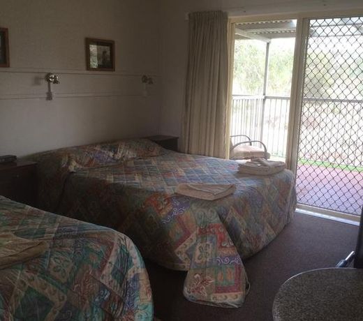 Donald Riverside Motel