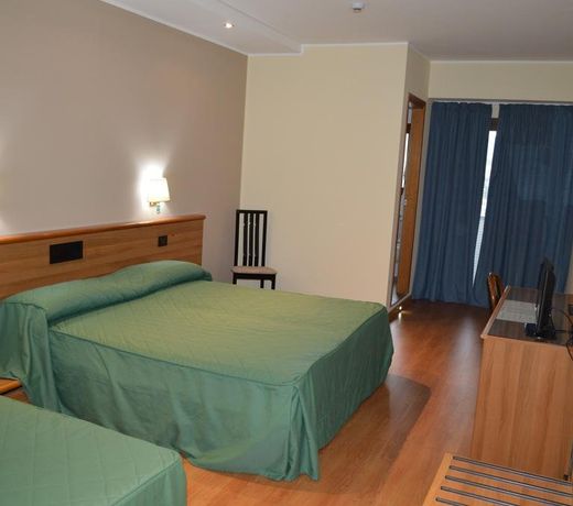 Canadian Hotel