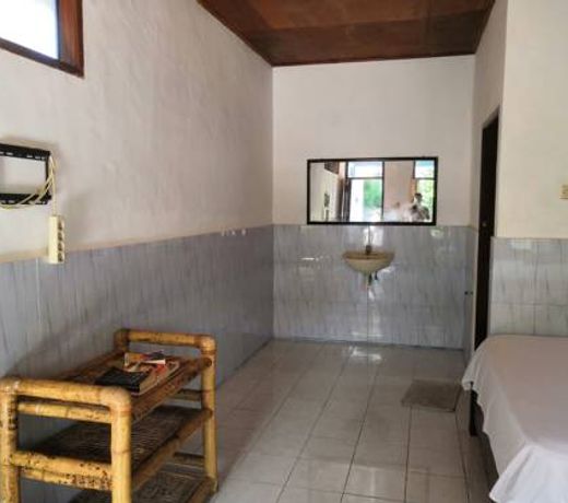 RedDoorz near Gili Trawangan Port