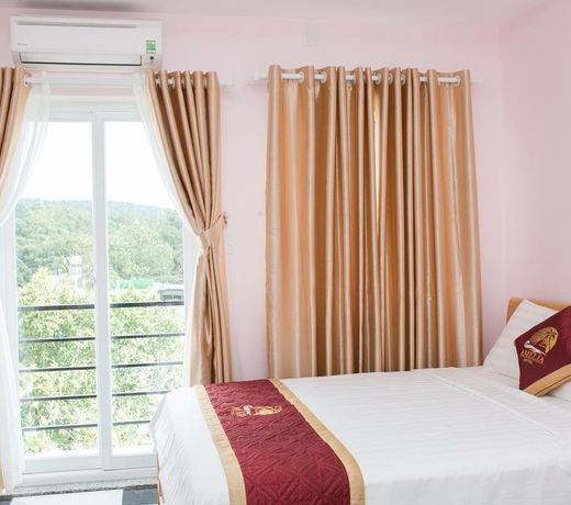 Amelia Hotel