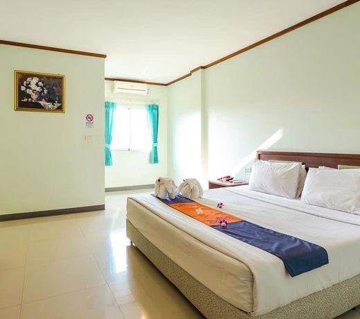 Khunyuw Hotel