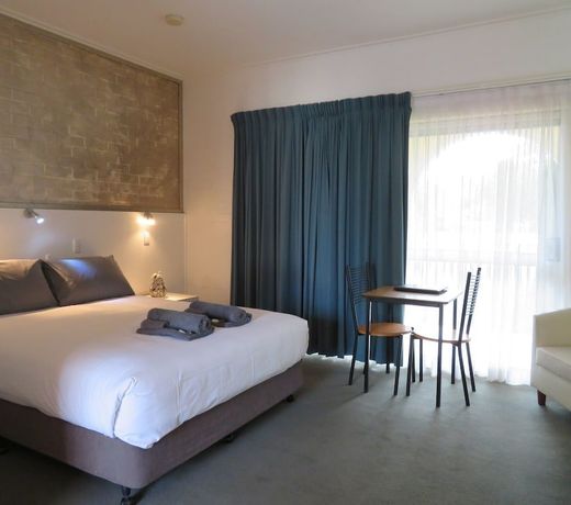 Bishops Lodge Narrandera