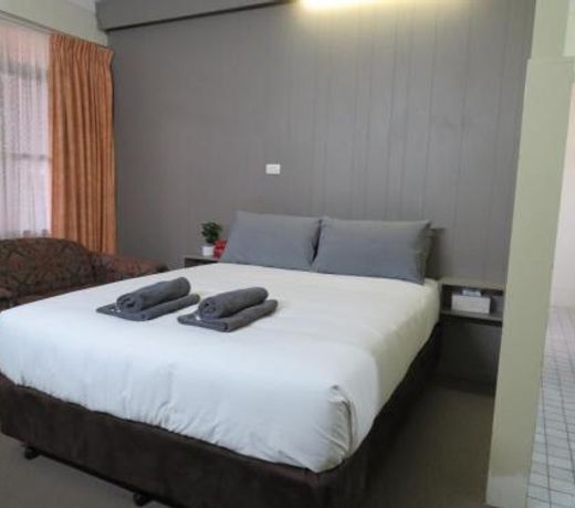 Bishops Lodge Narrandera
