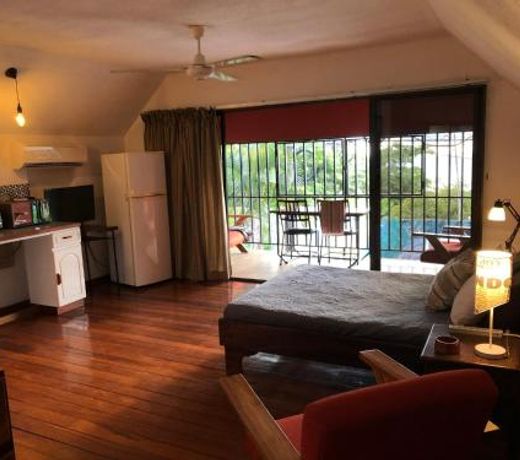 Cockatoo Studio Apartments