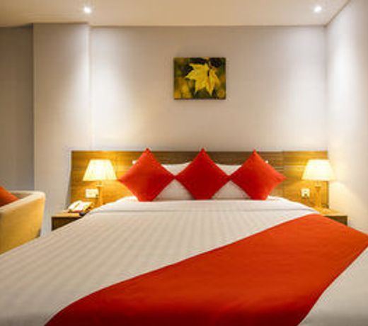 Maple Leaf Hotel & Apartment