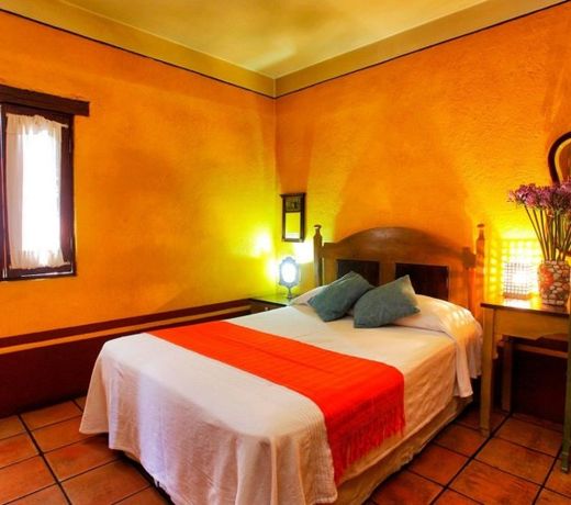 Hotel Azucenas