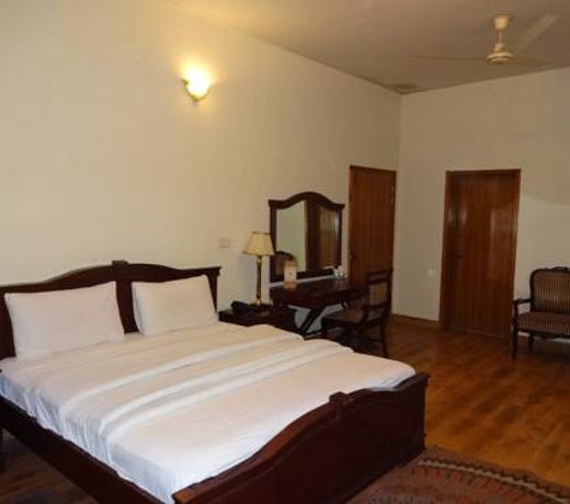 Shelton Hotel