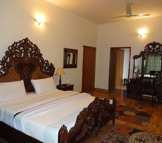 Shelton Hotel