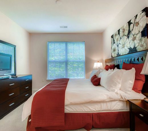 Global Luxury Suites at the Junction