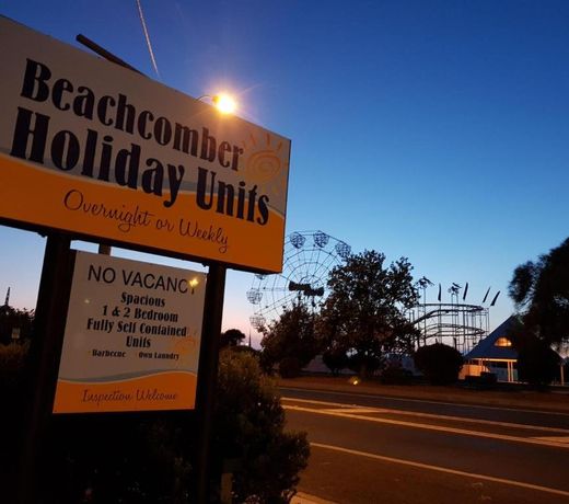 Beachcomber Holiday Units