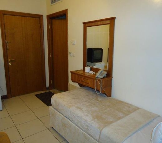 Al Mokhtara Golden Hotel
