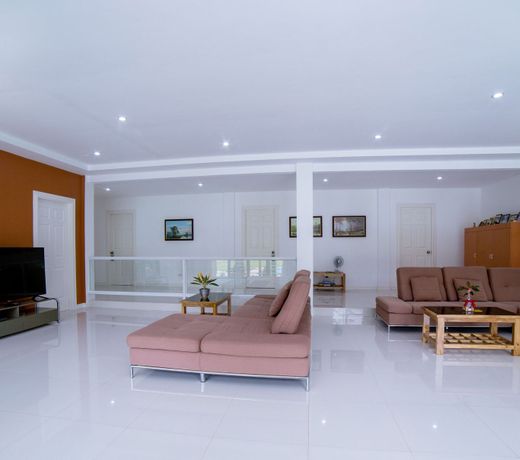 Bohol White House Bed & Breakfast