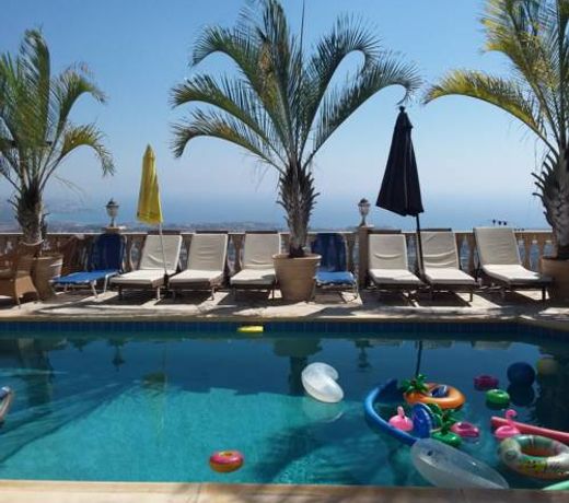 Villa Atlantis