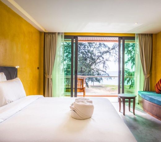 Coriacea Beachfront Boutique Phuket Resort - SHA Plus