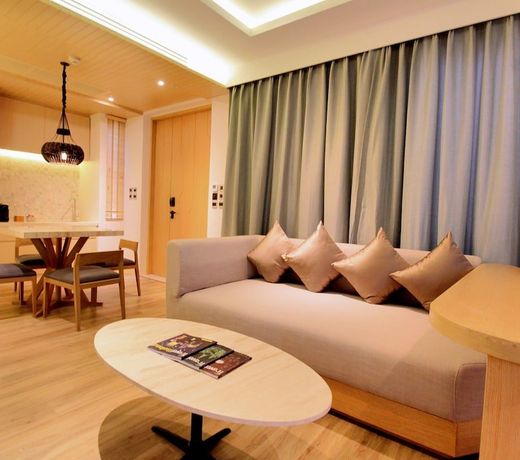 Crest Resort & Pool Villas - SHA Extra Plus