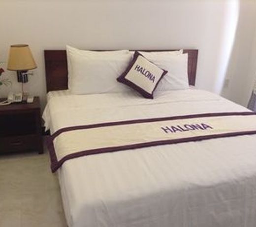 Halona Hotel