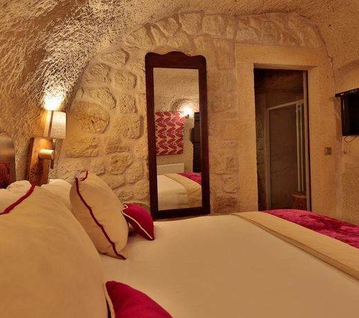 Elaa Cave Hotel
