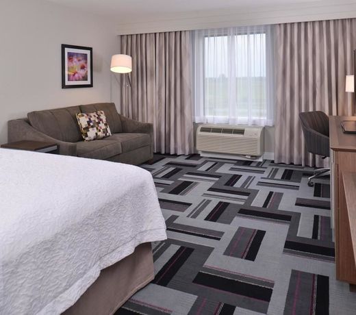 Hampton Inn and Suites Ames, IA