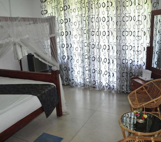 Hotel City Grand Ella