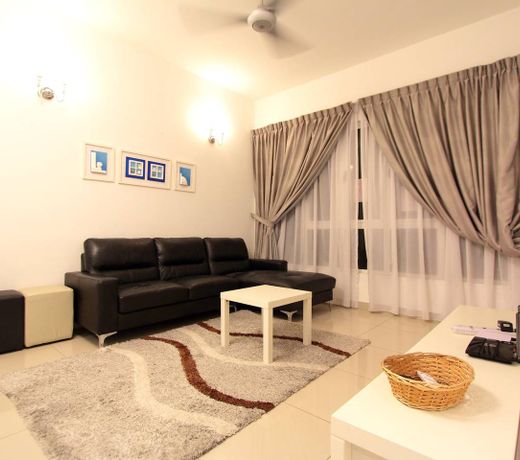 Cosy Home@Tropez Residence@Danga Bay