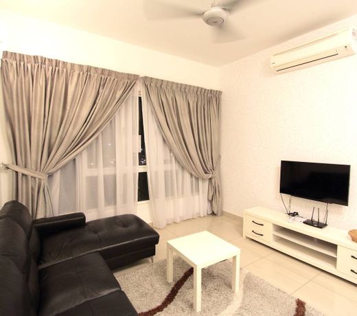 Cosy Home@Tropez Residence@Danga Bay