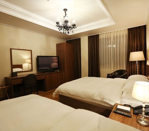 Palgong Emillia Hotel