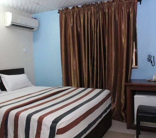 Bluespring Hotel